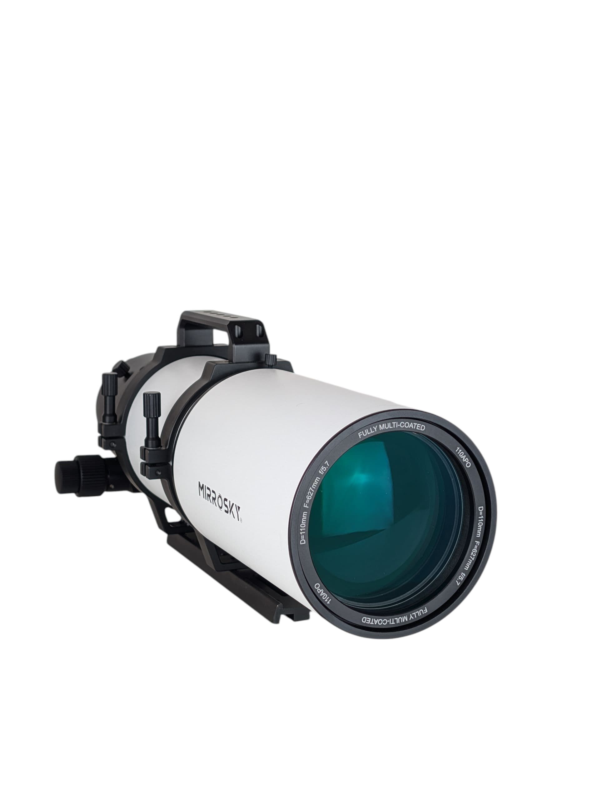   Rifrattore apocromatico tripletto da 110mm con vetro ED, ideale per astrofotografia a largo campo e osservazione ad alta definizione. Compatto, luminoso e completo di spianatore. 